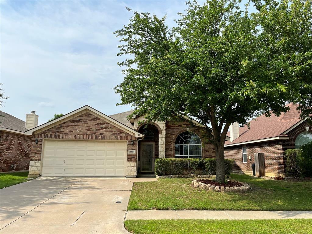 Property Photo:  9125 Winding River Drive  TX 76118 