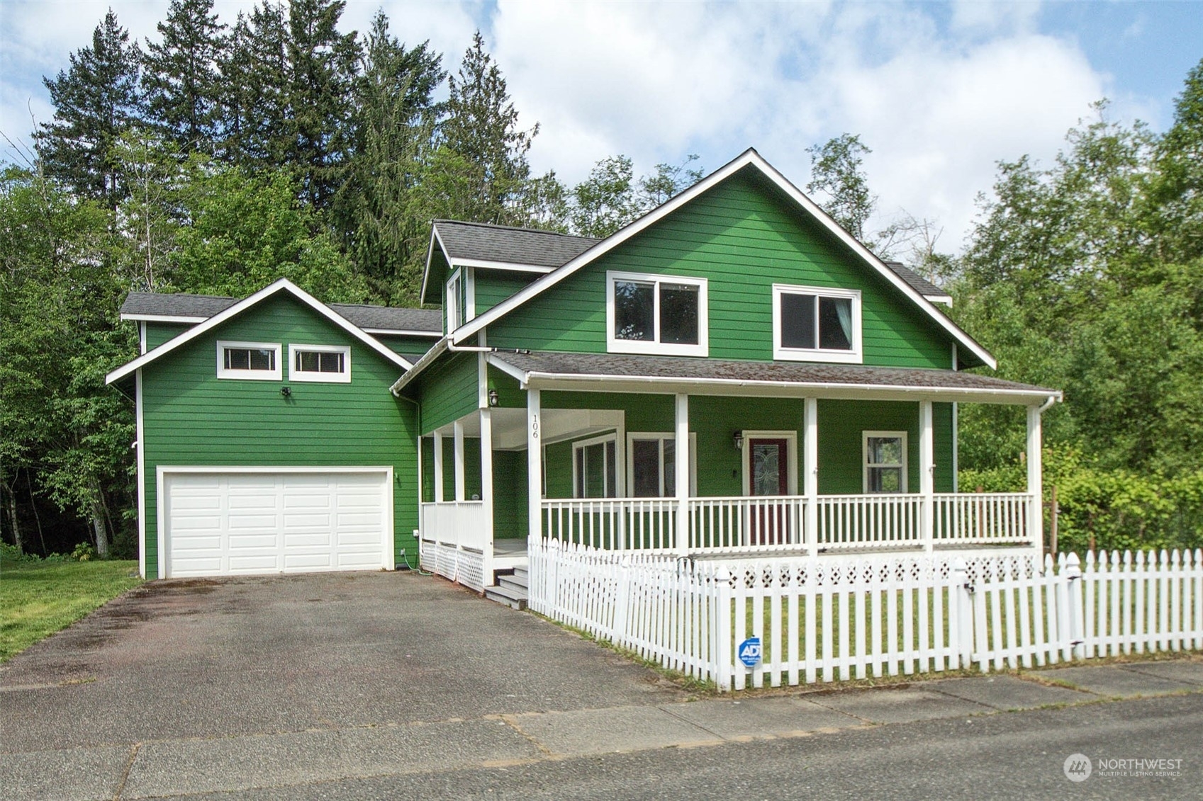 Property Photo:  106 Poplar Street  WA 98366 