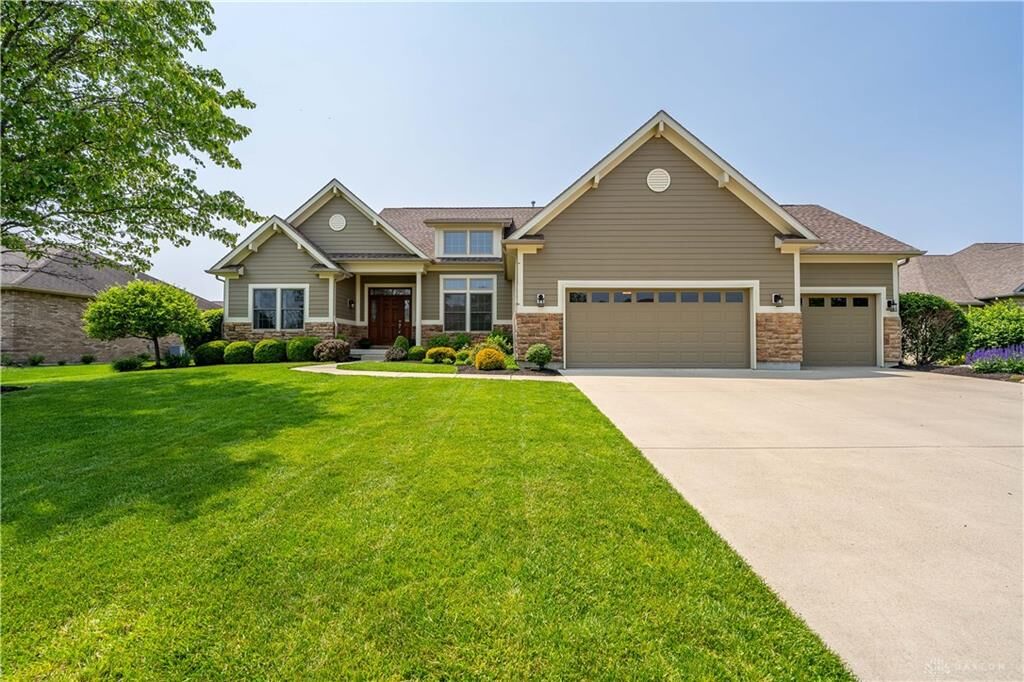 Property Photo:  985 Rosewood Creek Drive  OH 45373 