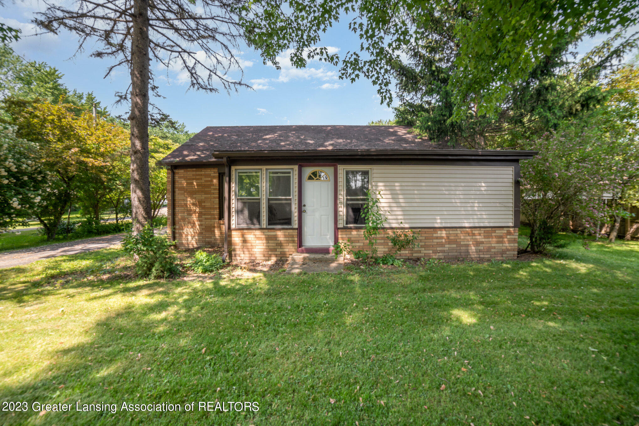 Property Photo: 1132 Chesaning Street MI 48655