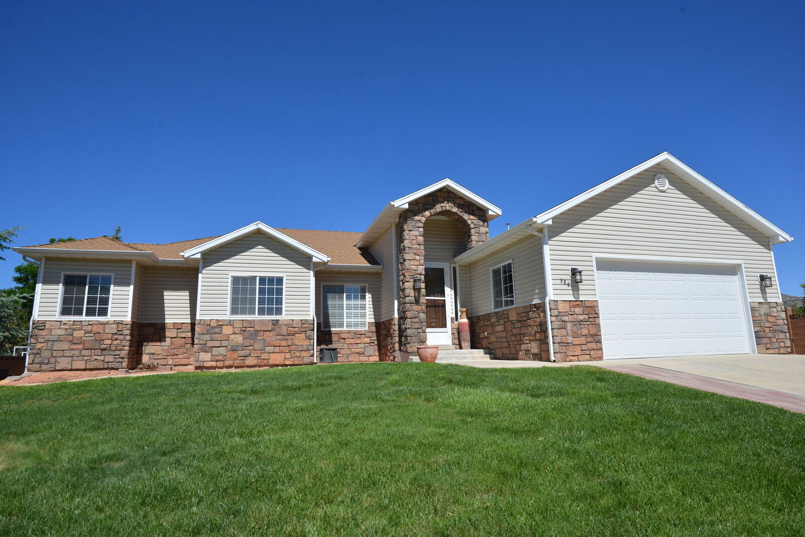 Property Photo:  586 S Legacy Park Ave  UT 84720