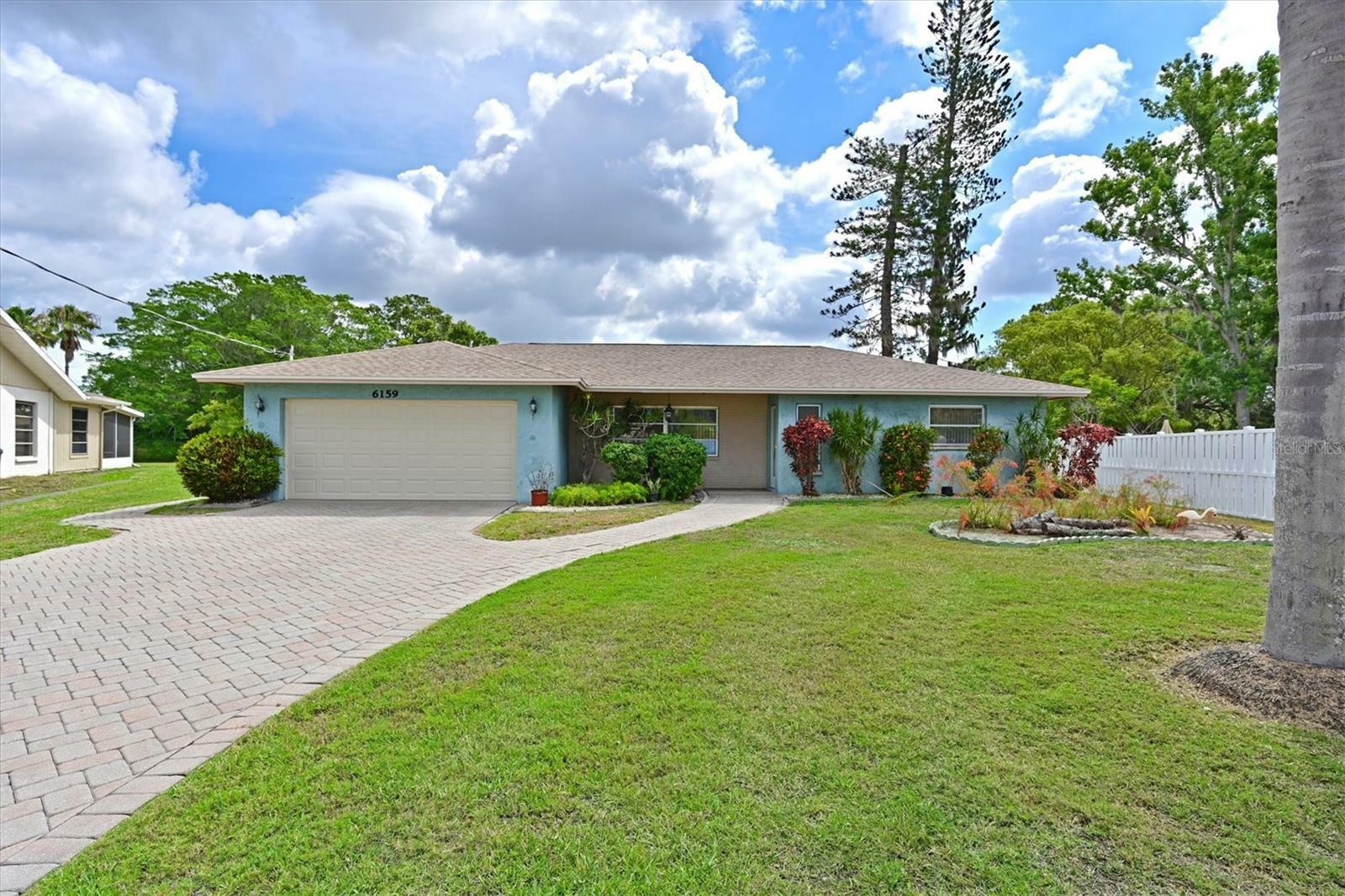 Property Photo:  6159 Rockefeller Avenue  FL 34231 