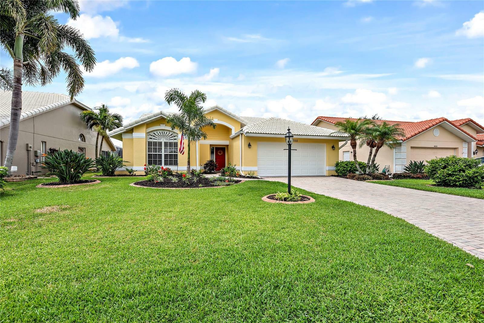 Property Photo: 6702 Stone River Road FL 34203