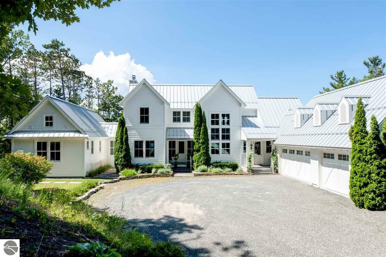 6816 Peninsula Drive  Traverse City MI 49686 photo