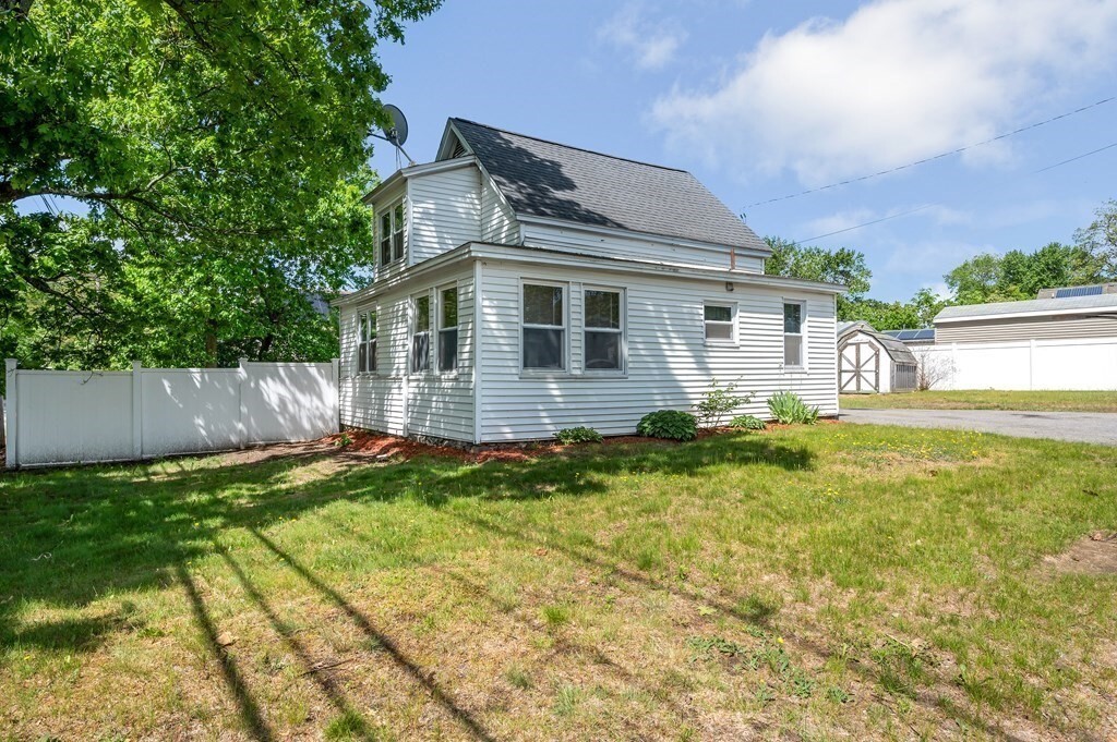 Property Photo: 762 Merrimack Ave MA 01826