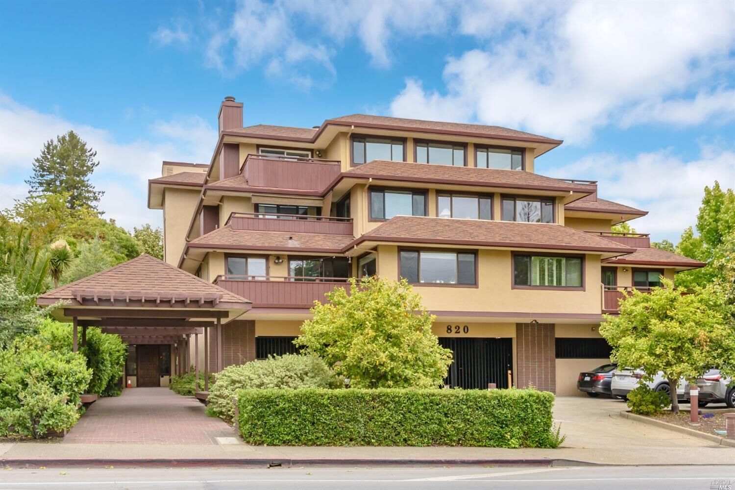 Property Photo: 820 Mission Avenue 11 CA 94901