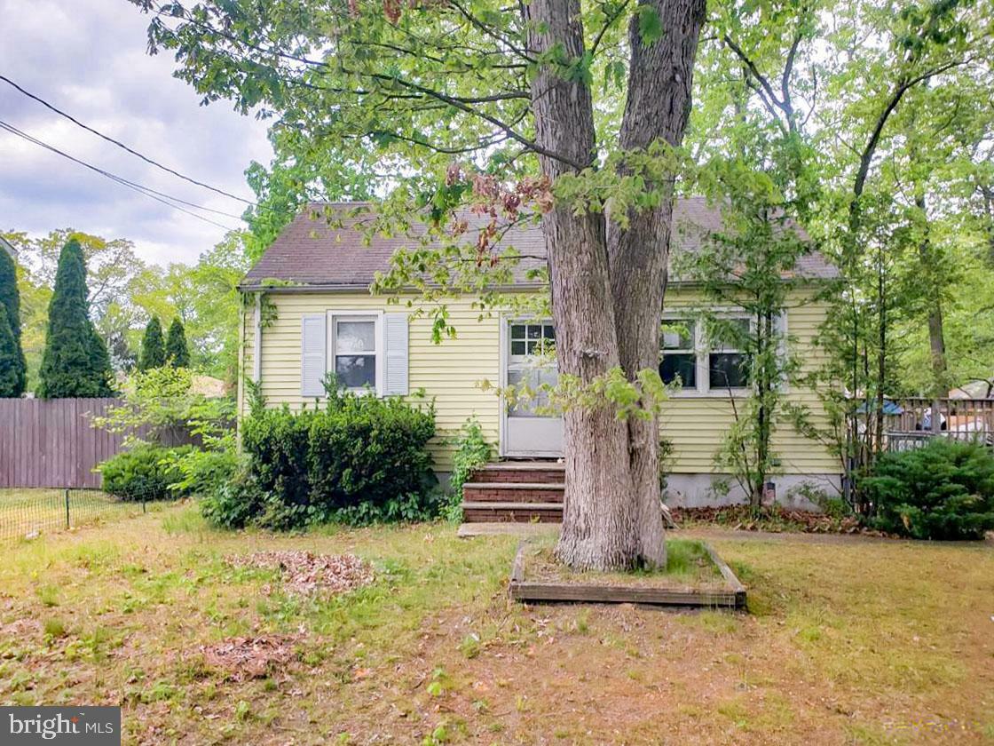 Property Photo:  3 Brunswick Avenue  NJ 08831 