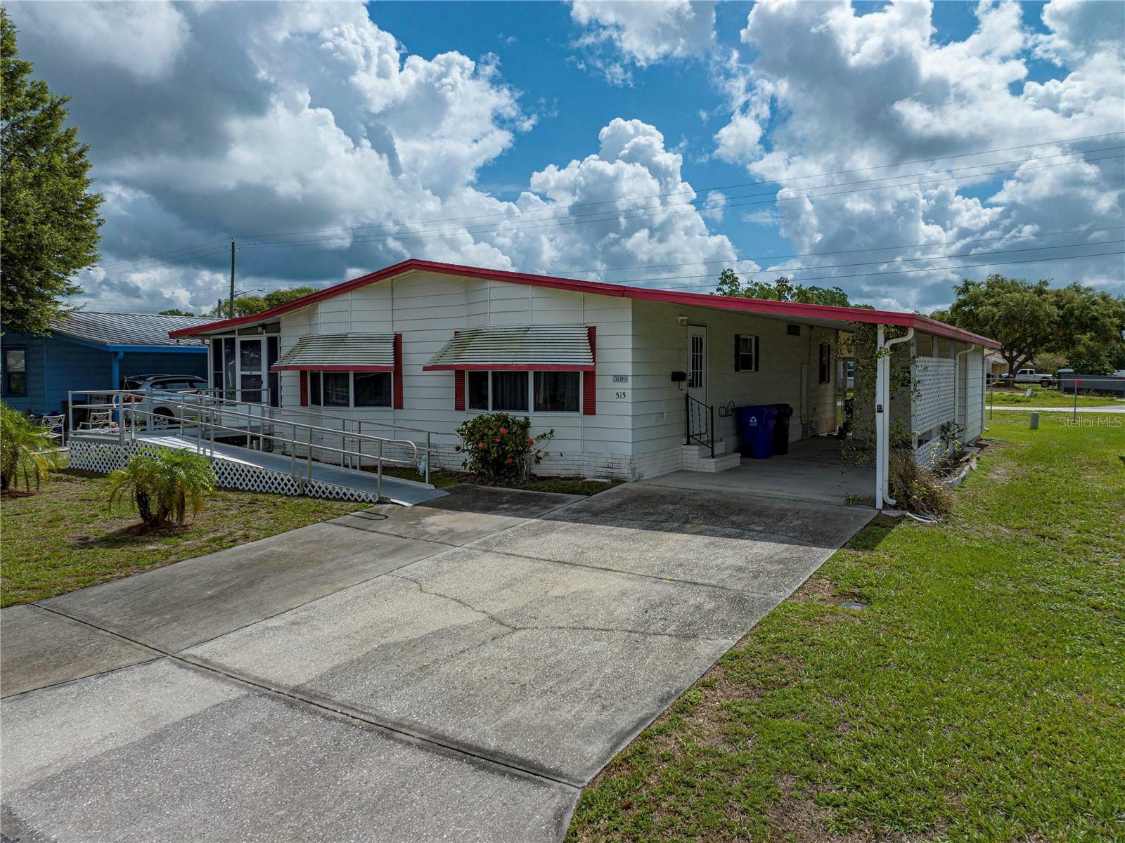 Property Photo: 5019 Fox Cliff Drive FL 33810