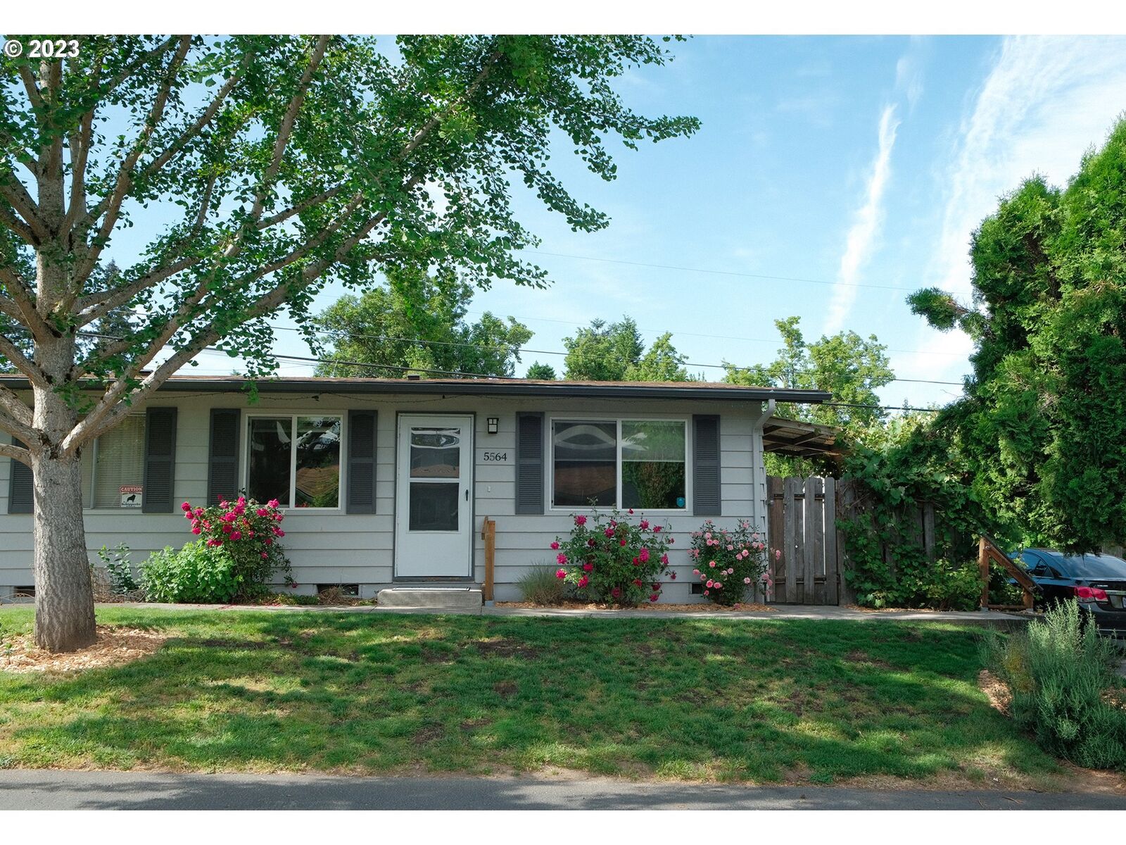 Property Photo:  5564 SW Erickson Ave B  OR 97005 