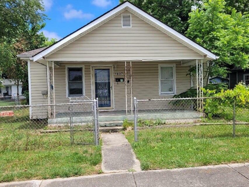 Property Photo:  1637 E Street  TN 37664 