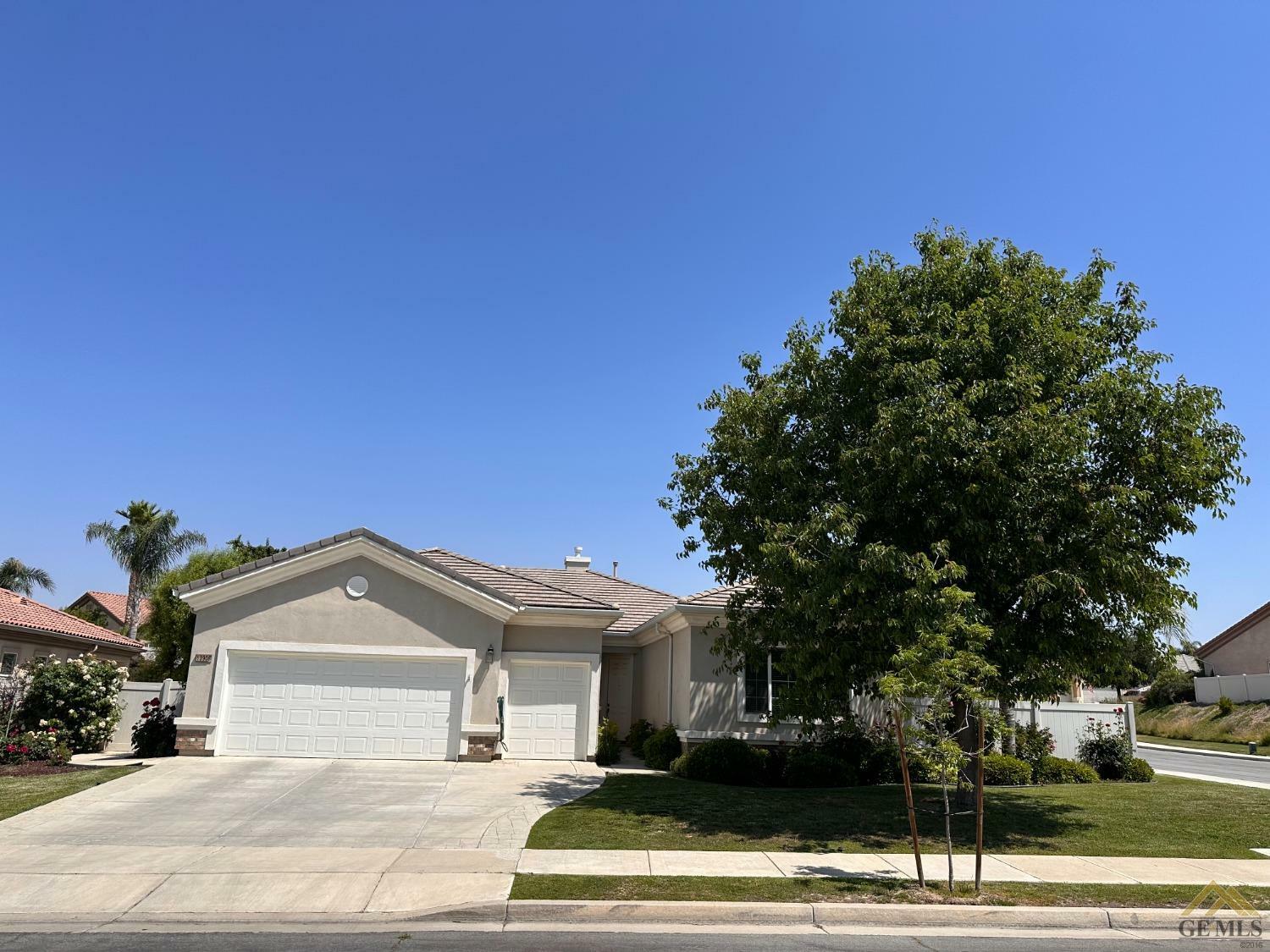 Property Photo:  13908 Park Palisades Drive  CA 93306 