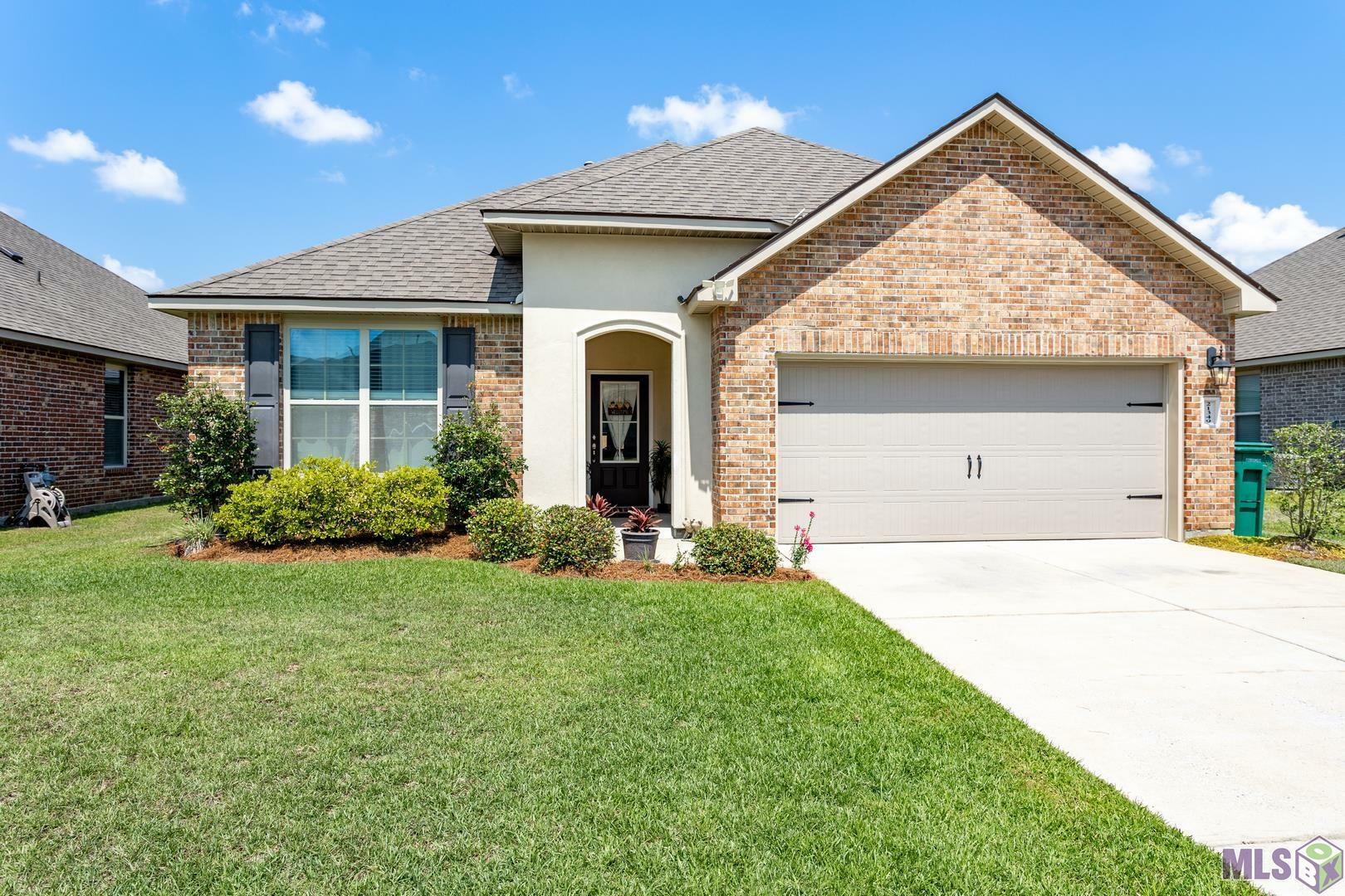 Property Photo: 21349 Hayfield Dr LA 70791