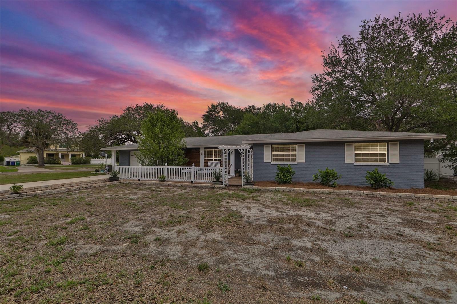 Property Photo:  6302 S Selbourne Avenue  FL 33611 