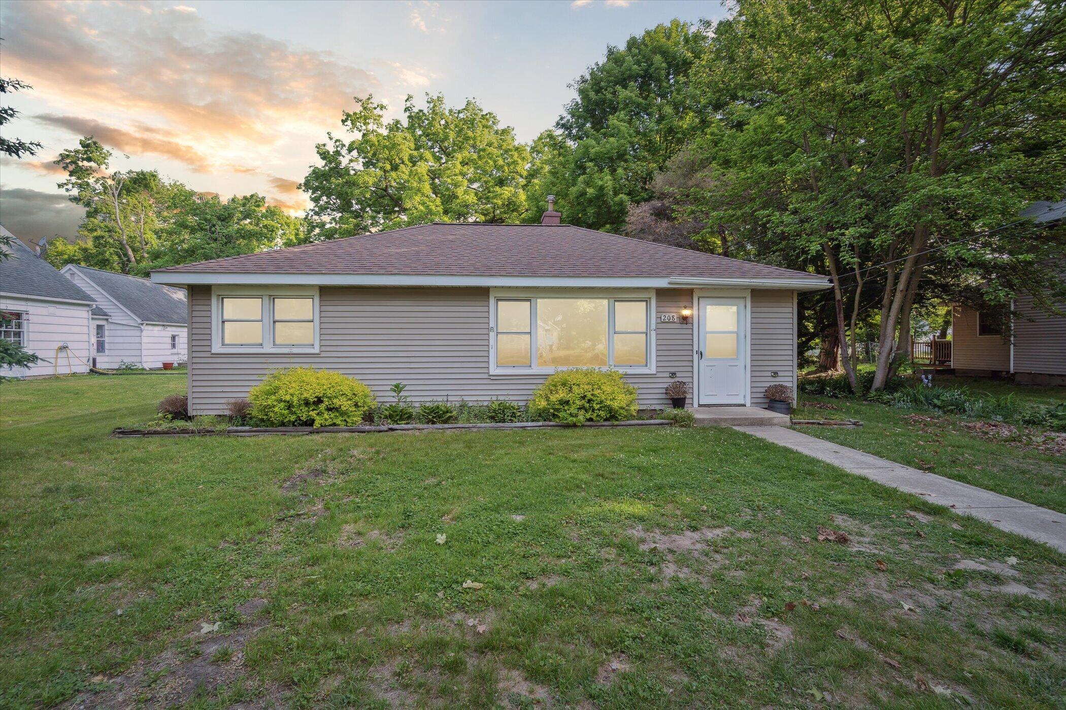 208 E Main  Hanover MI 49241 photo