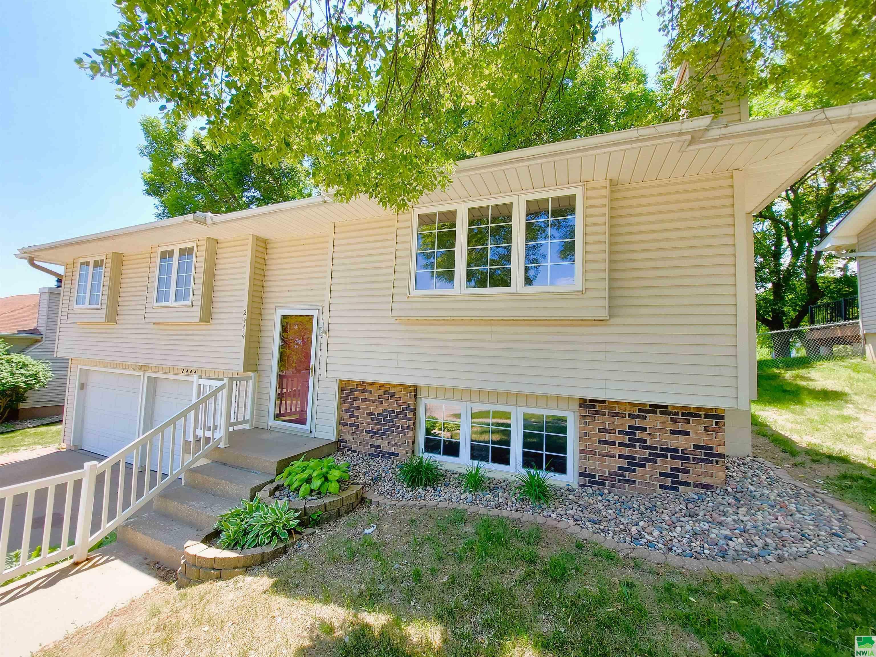 Property Photo:  2444 Seneca Way  IA 51104 