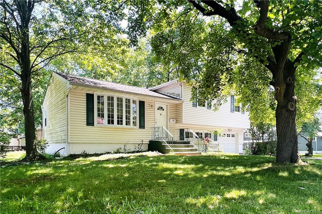 Property Photo:  176 N Middletown Road  NY 10954 