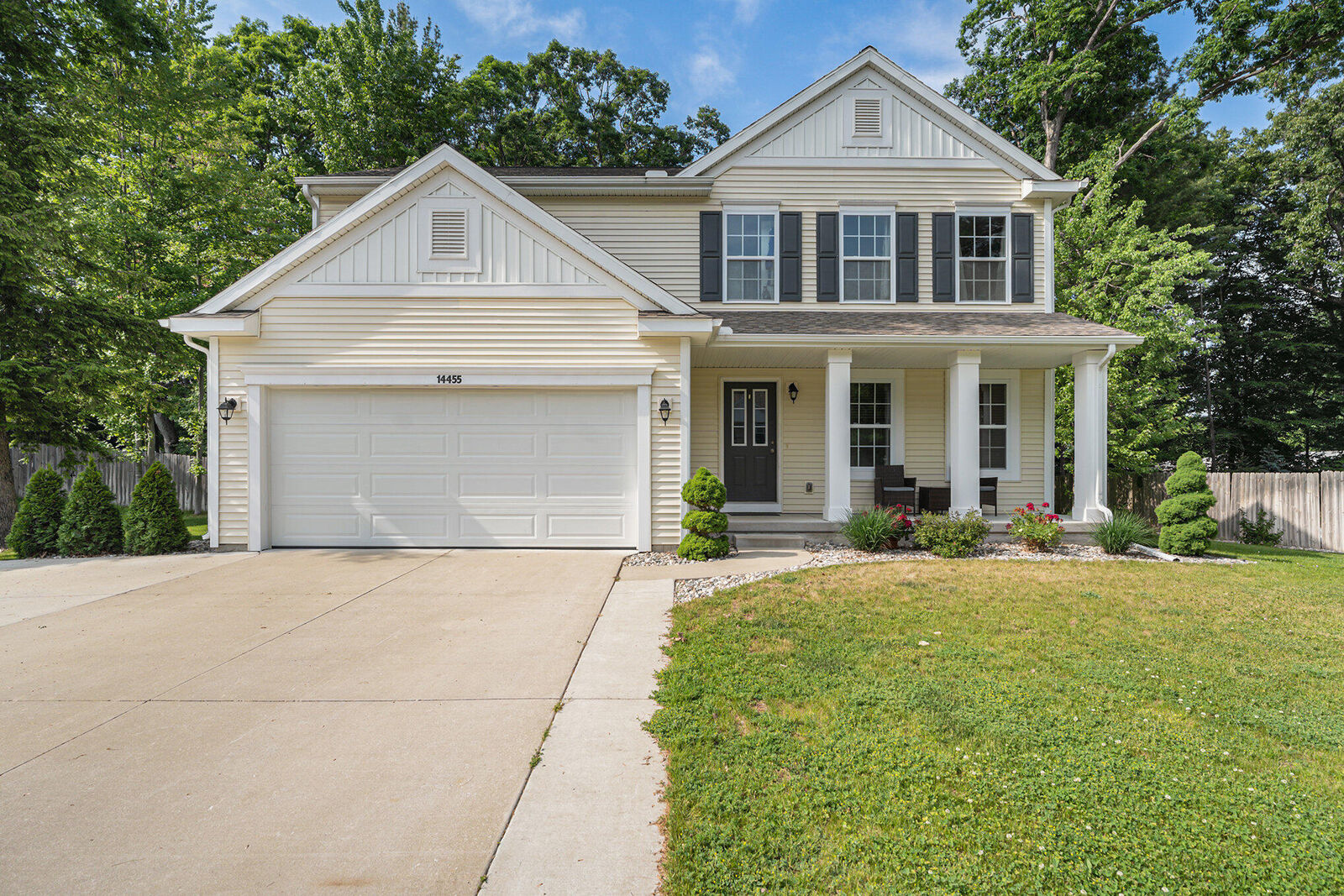 Property Photo:  14455 Manor Road  MI 49417 