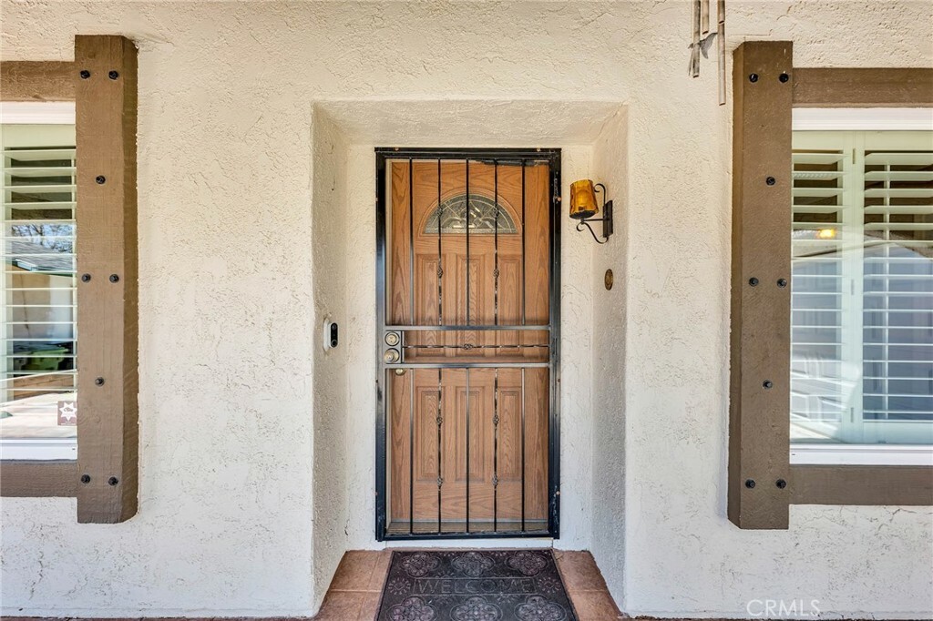 Property Photo:  2469 N Justin Avenue  CA 93065 