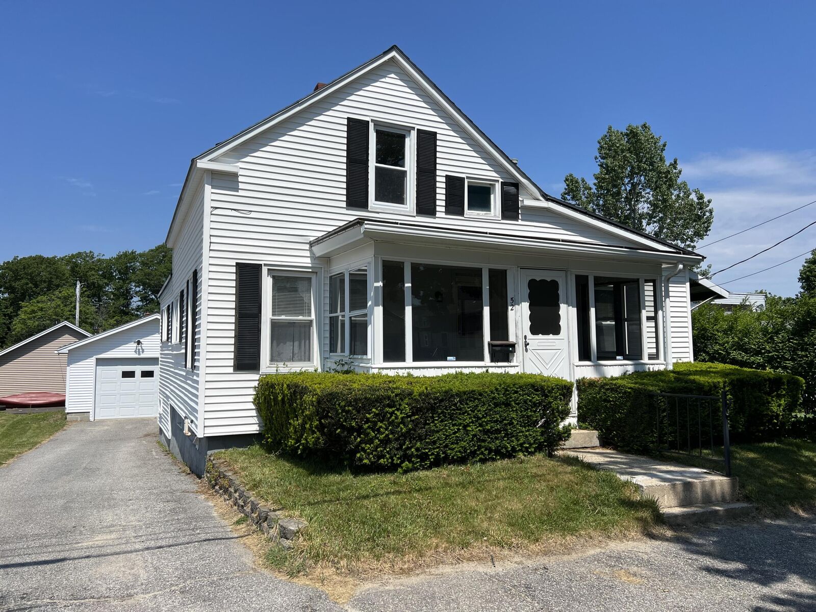 Property Photo:  52 Prospect Avenue  ME 04240 