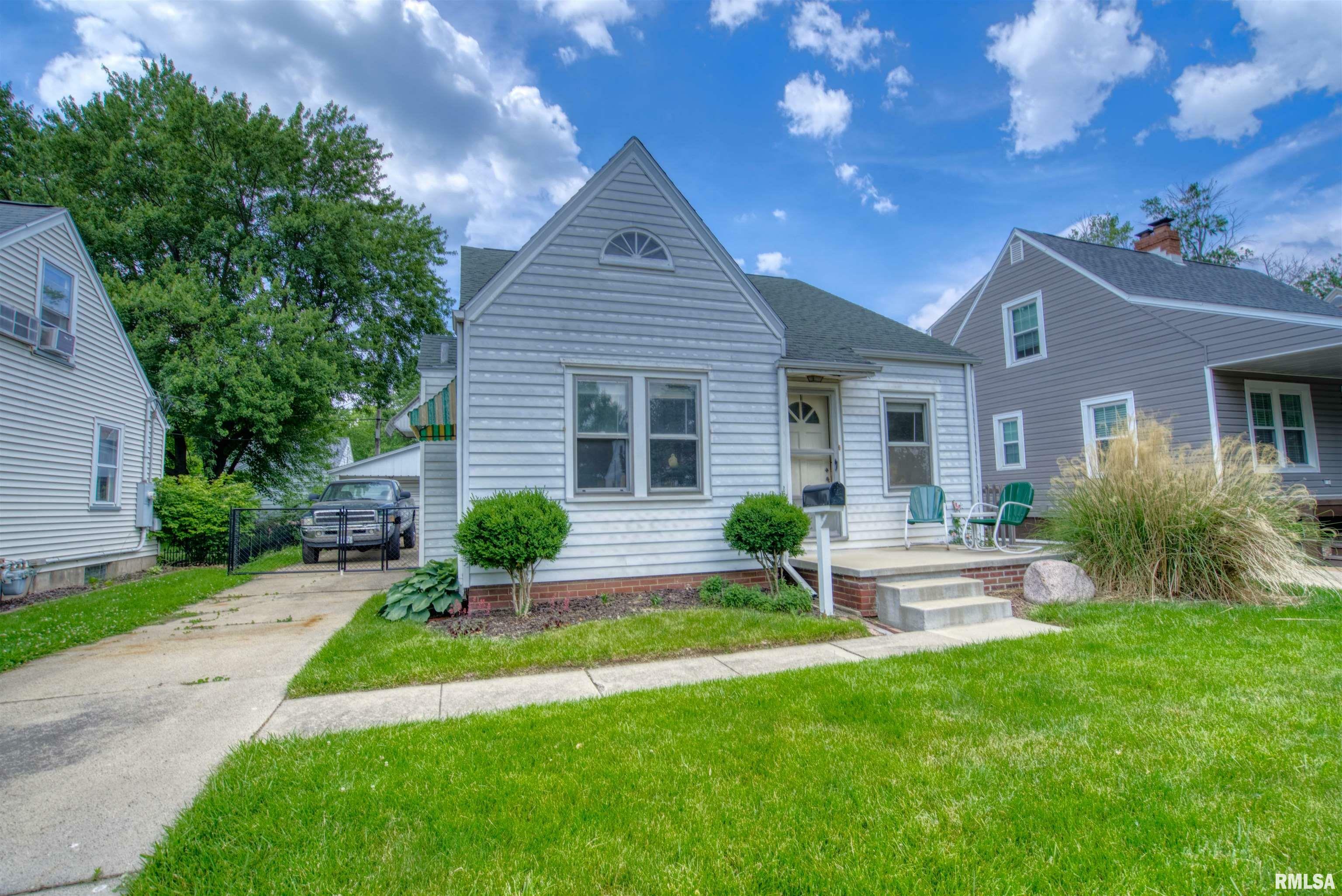 Property Photo:  1009 E Elmhurst Avenue  IL 61603 