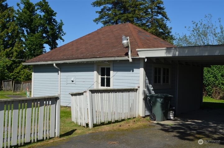 Property Photo:  4284 Van Horn Lane  WA 98226 