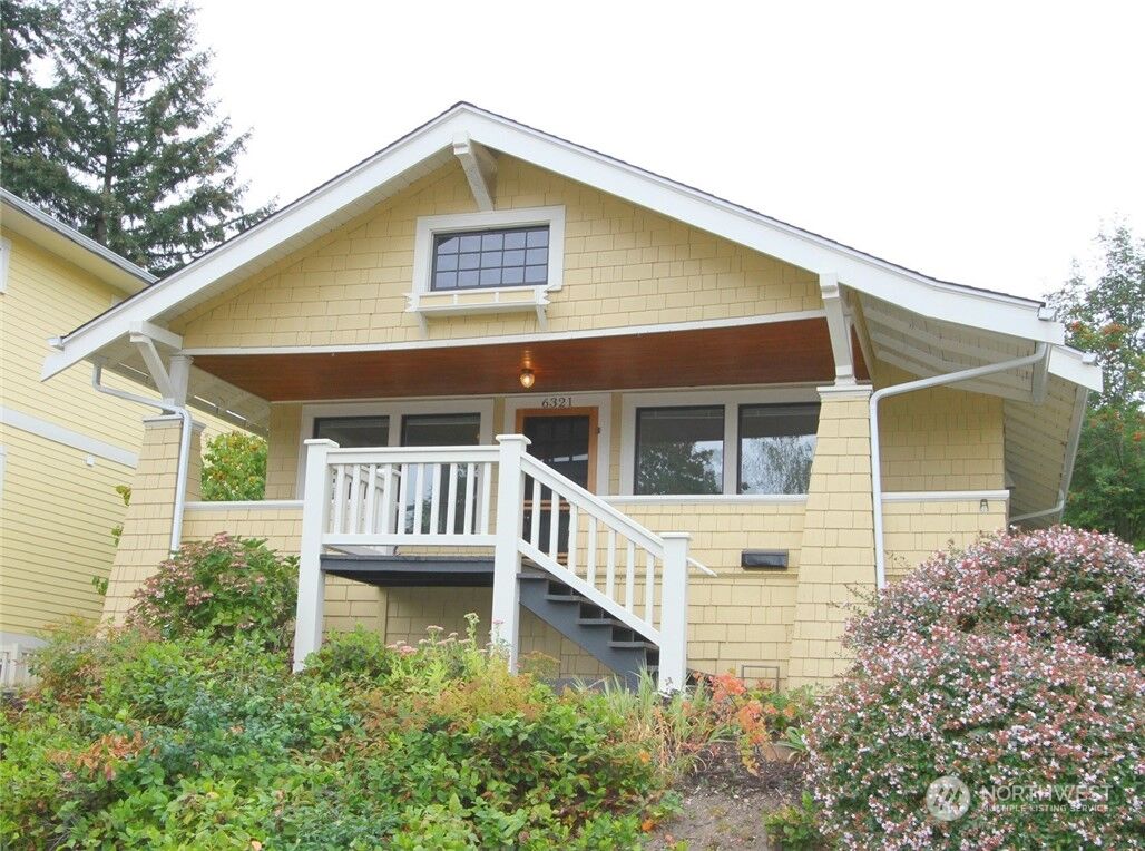 Property Photo: 6321 20th Avenue NE WA 98115