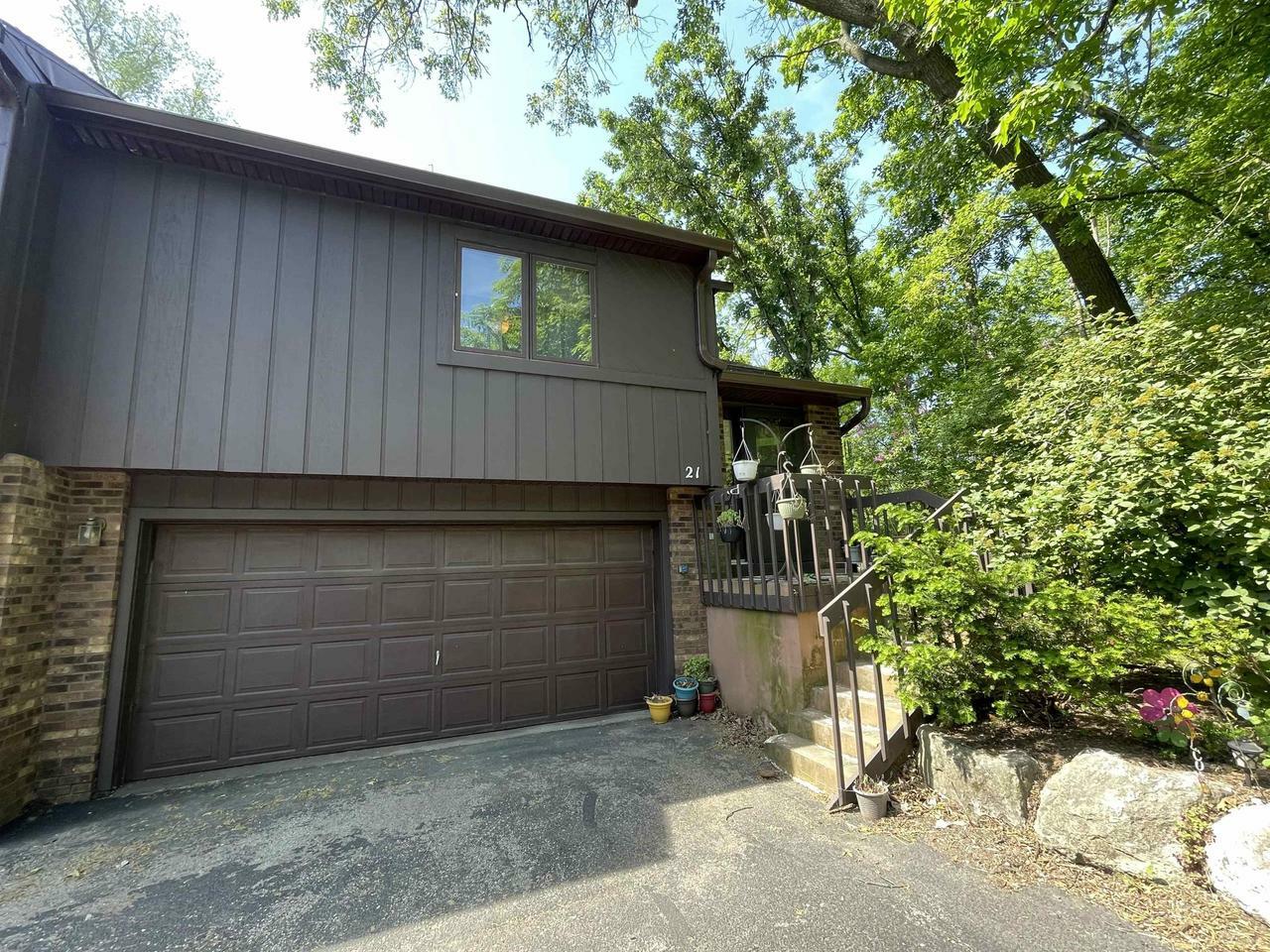 Property Photo:  21 Hickory Hollow Drive  WI 53705 