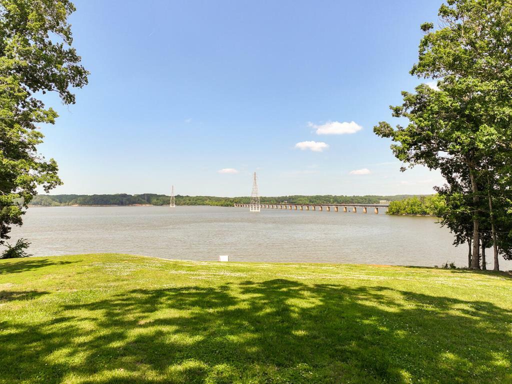 Property Photo:  115 Oak View Drive  VA 23927 