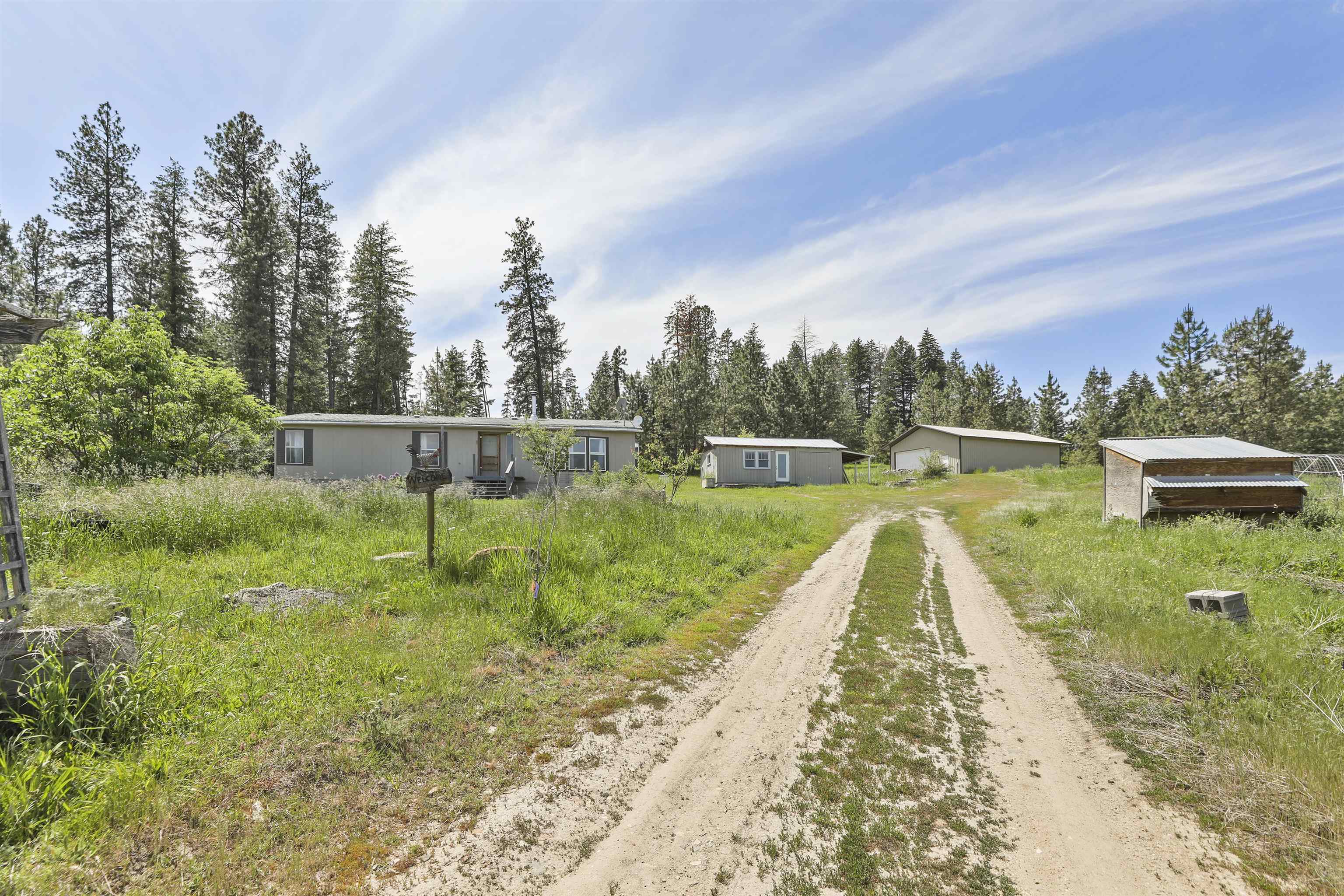 Property Photo: 19401 N Halliday Rd WA 99021