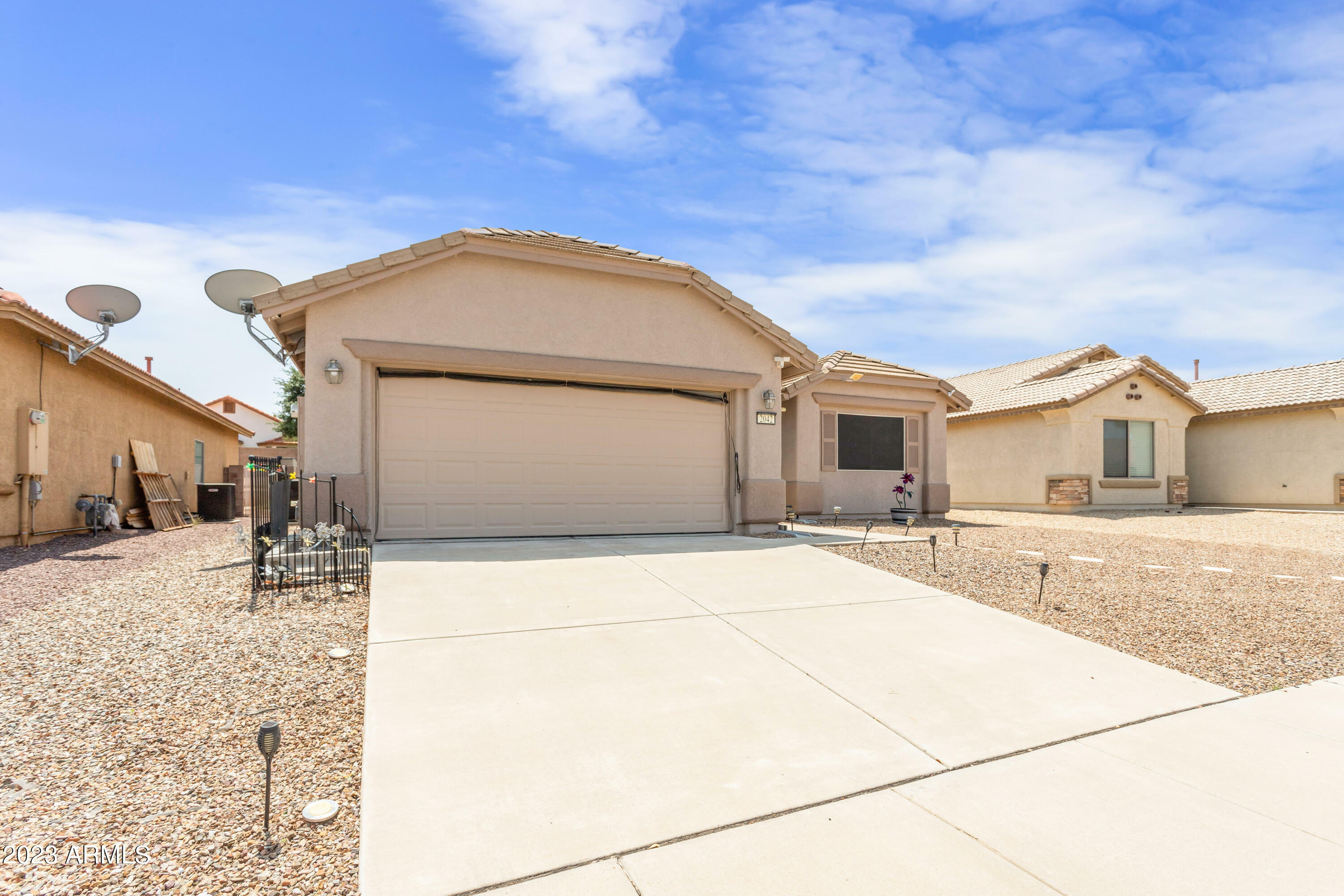 Property Photo:  2042 Valley Sage Street  AZ 85635 