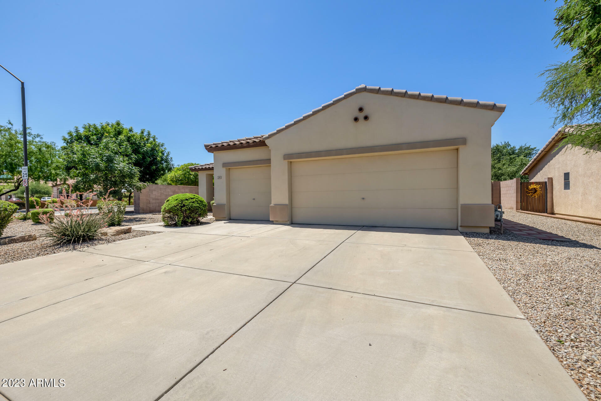 Property Photo:  2591 E Toledo Court  AZ 85295 