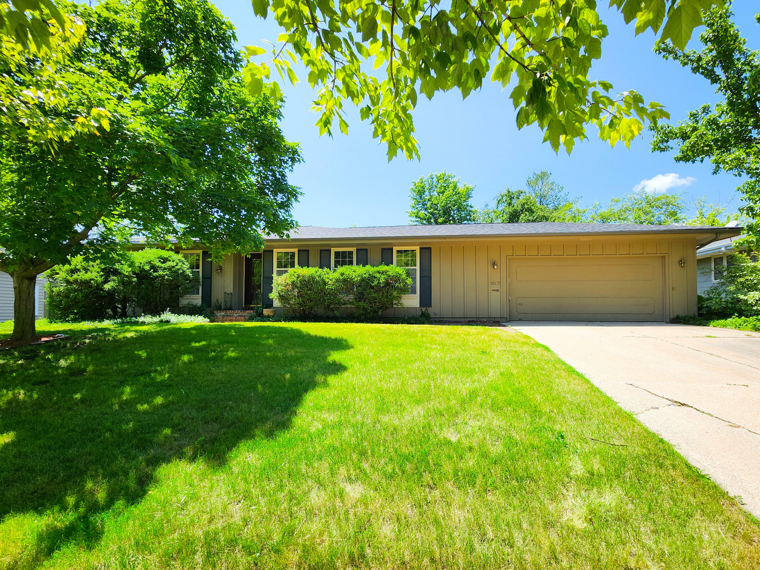 Property Photo:  2817 Northwood Drive  IA 50010 