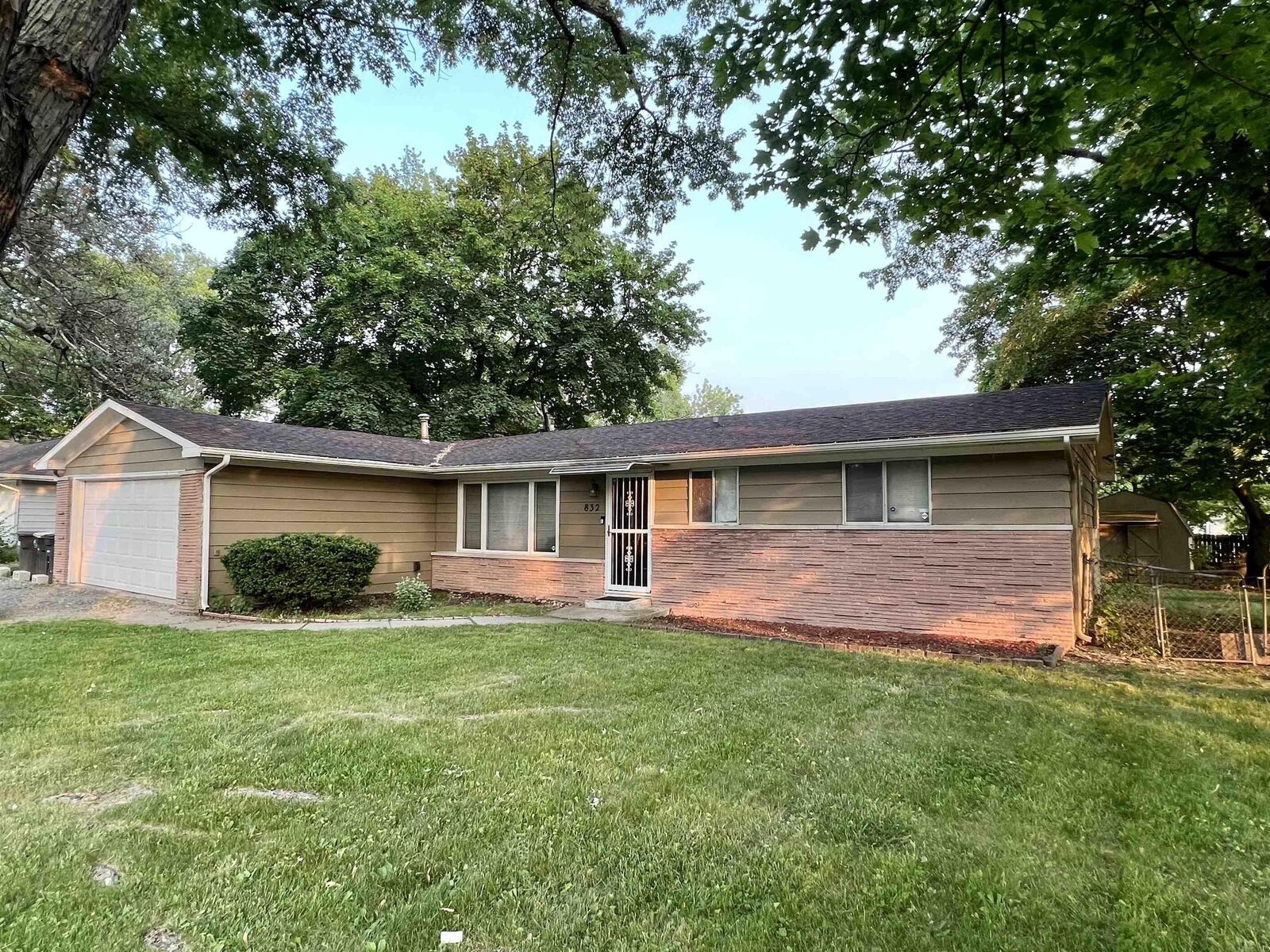 Property Photo:  832 Ventura Lane  IN 46816-1201 