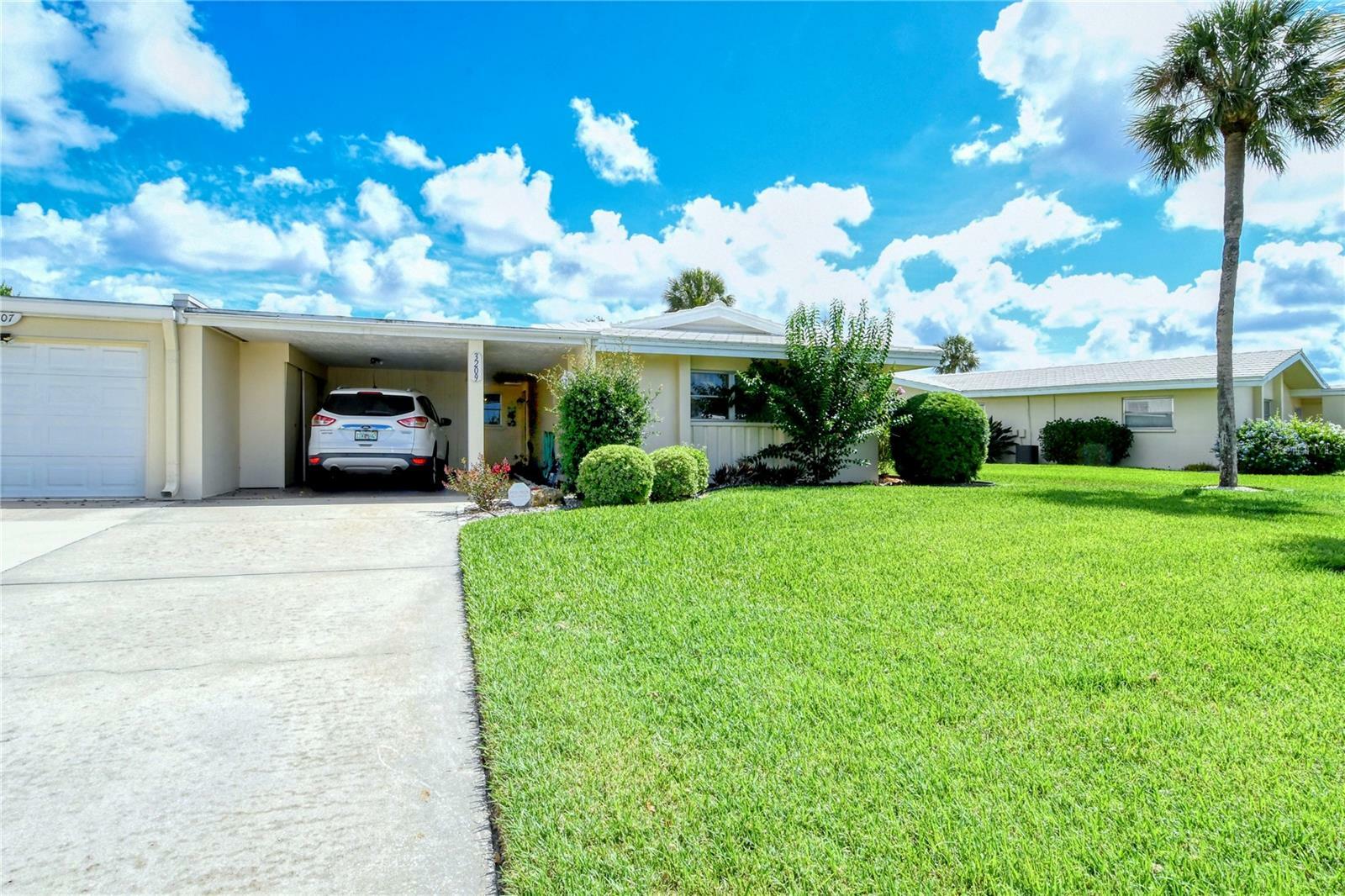 Property Photo:  3209 Pinecrest Street 614  FL 34239 