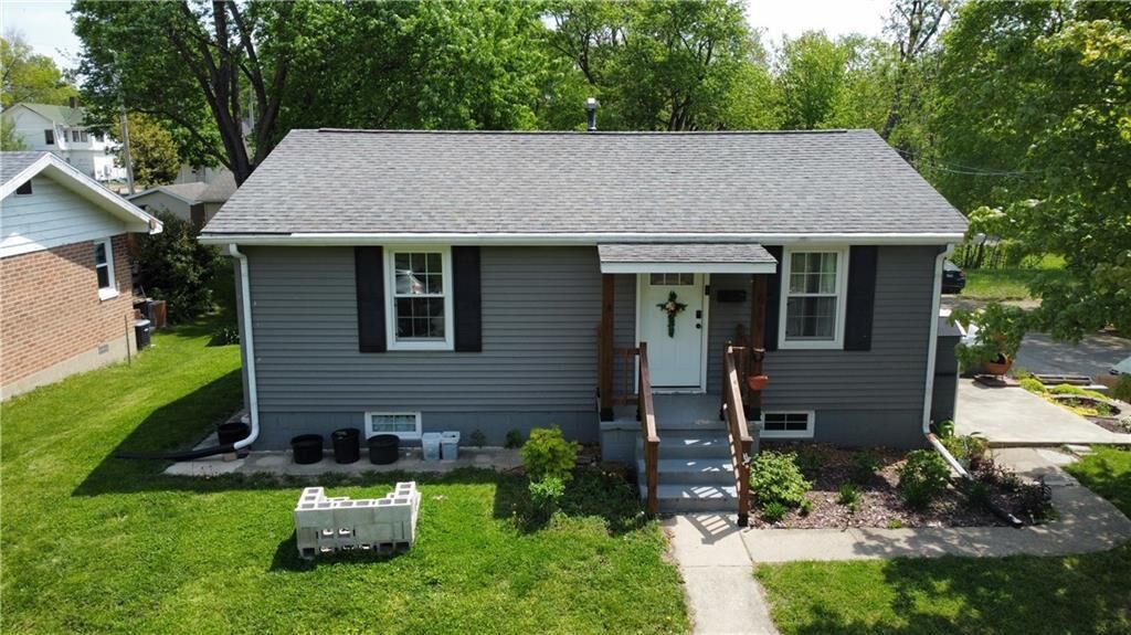 Property Photo:  619 11th Street   61920 