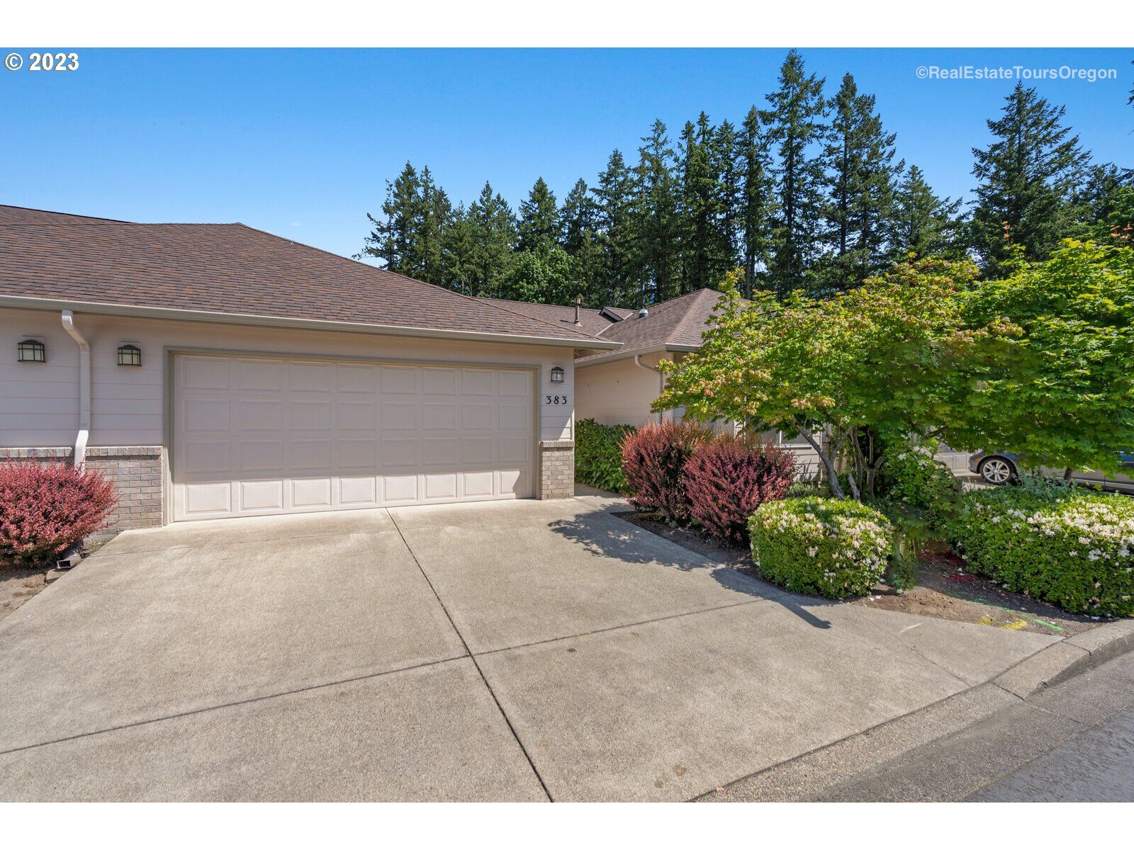 Property Photo:  383 NE Fircrest Pl  OR 97128 
