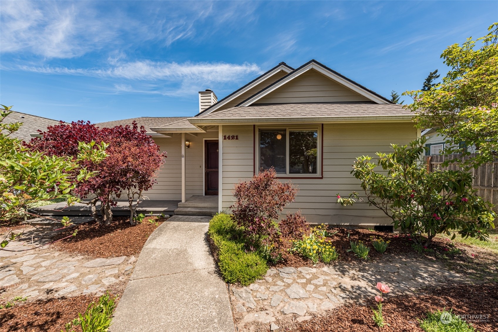 Property Photo:  1421 W 10th Street  WA 98363 