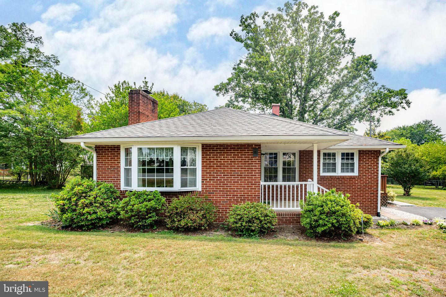 Property Photo:  106 Hotchkiss Street  VA 22408 