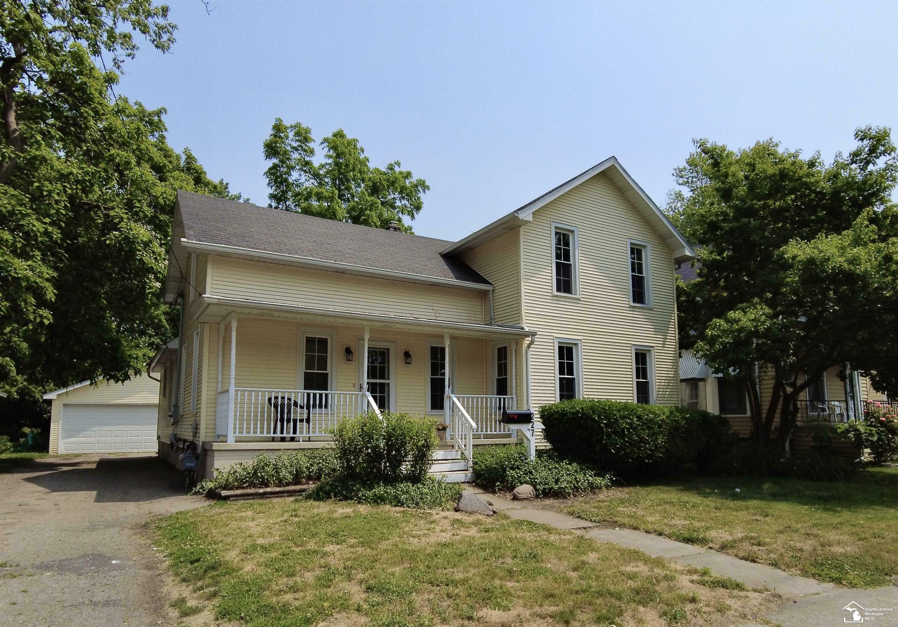 Property Photo:  227 E Lorain  MI 48162 