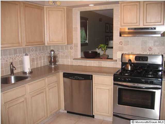 Property Photo:  21 Haverford Court 08  NJ 07728 