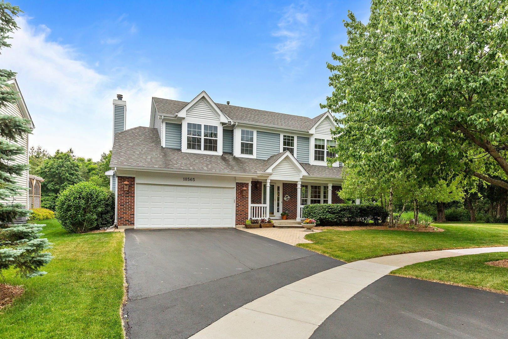 Property Photo: 18565 W Aspen Court IL 60030
