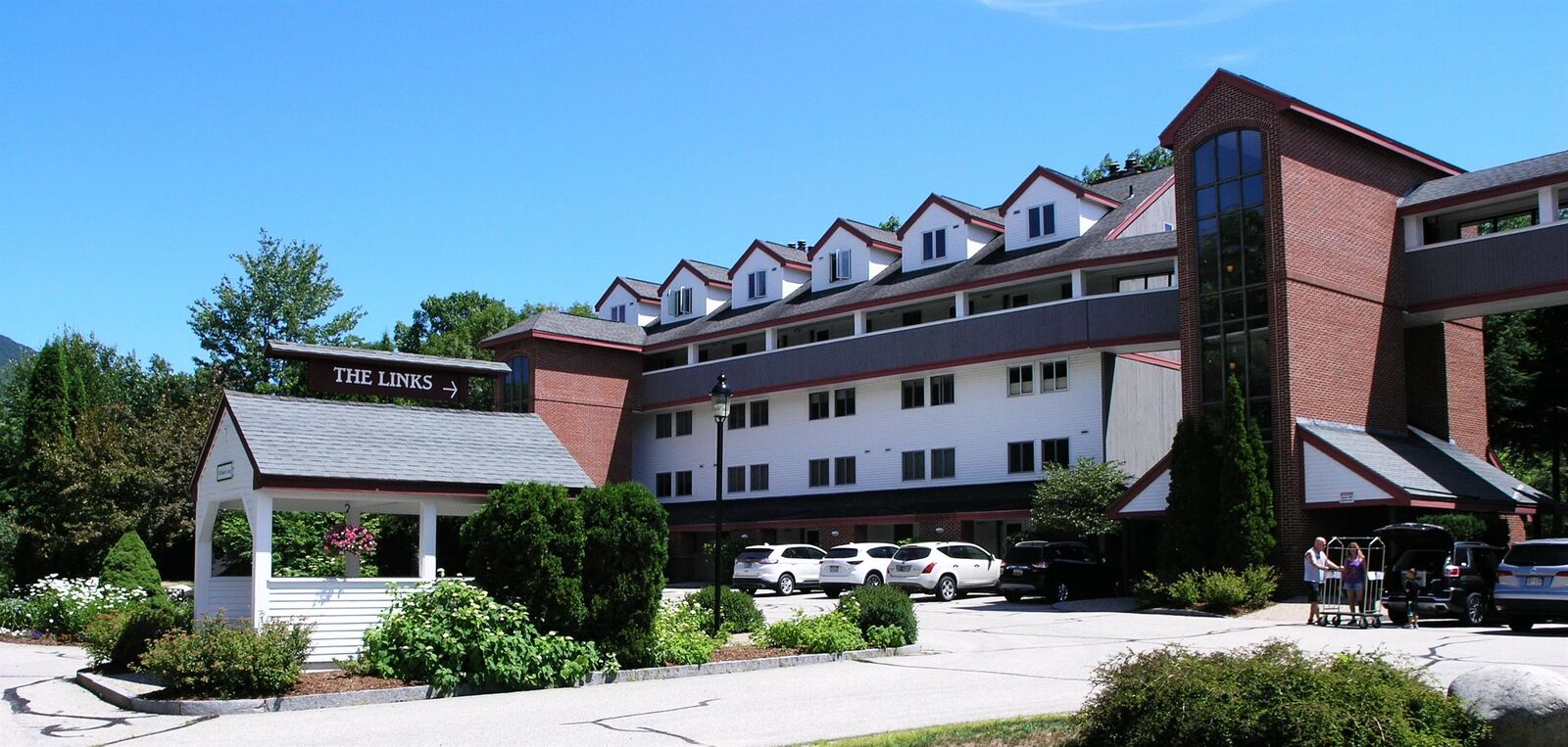 Property Photo:  10 Bunker Lane 201  NH 03251 