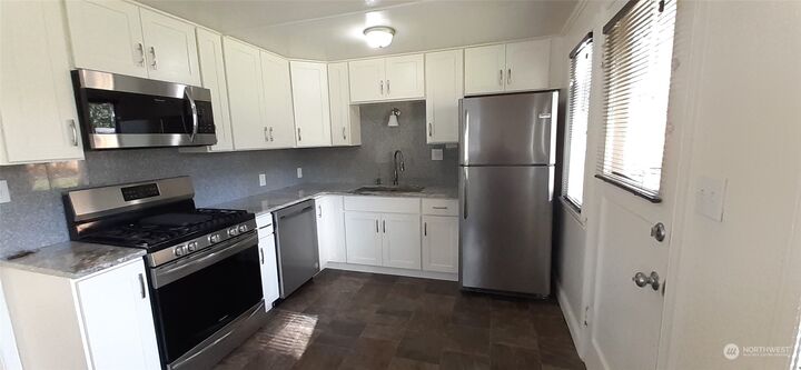 Property Photo:  5708 40th Avenue NE  WA 98105 