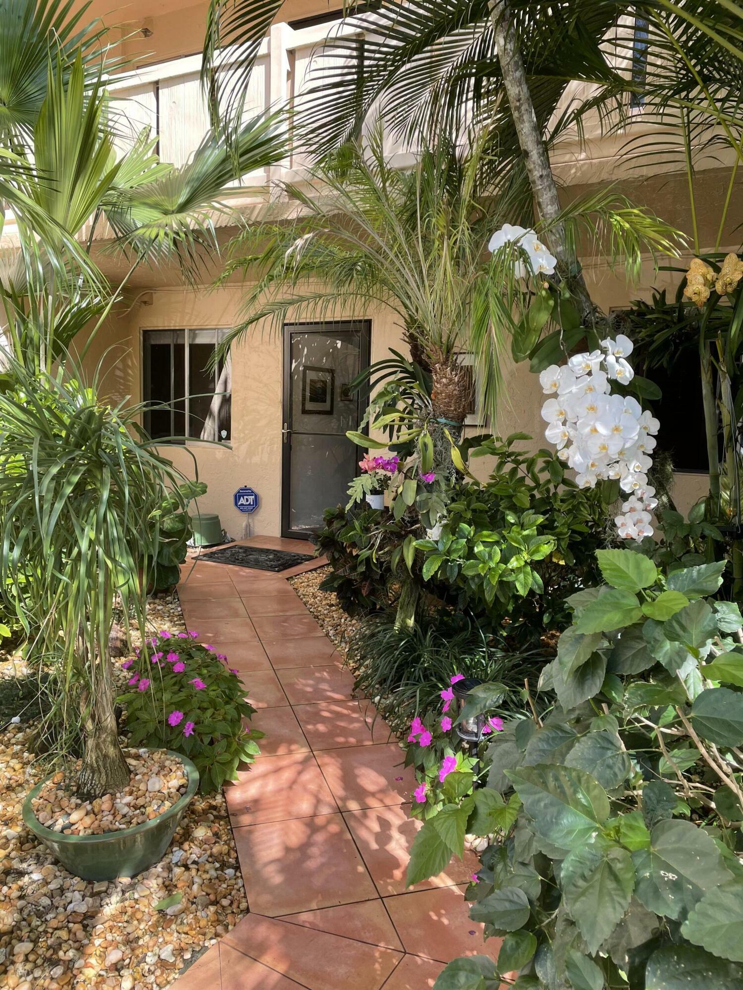 Property Photo:  7006 Huntington Lane 105  FL 33446 