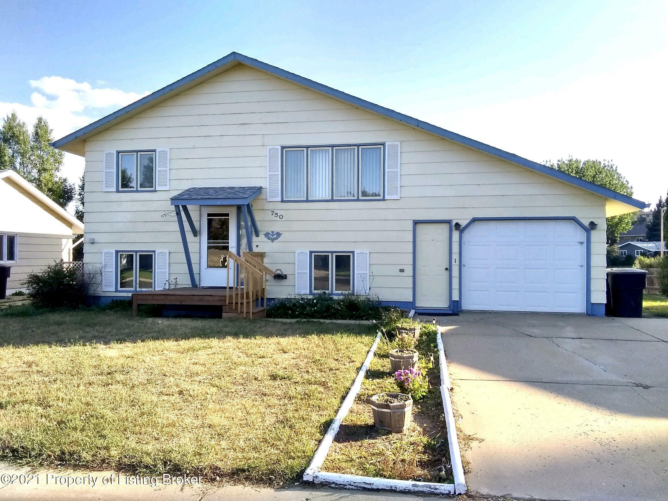 Property Photo:  750 8th Street E  ND 58601 