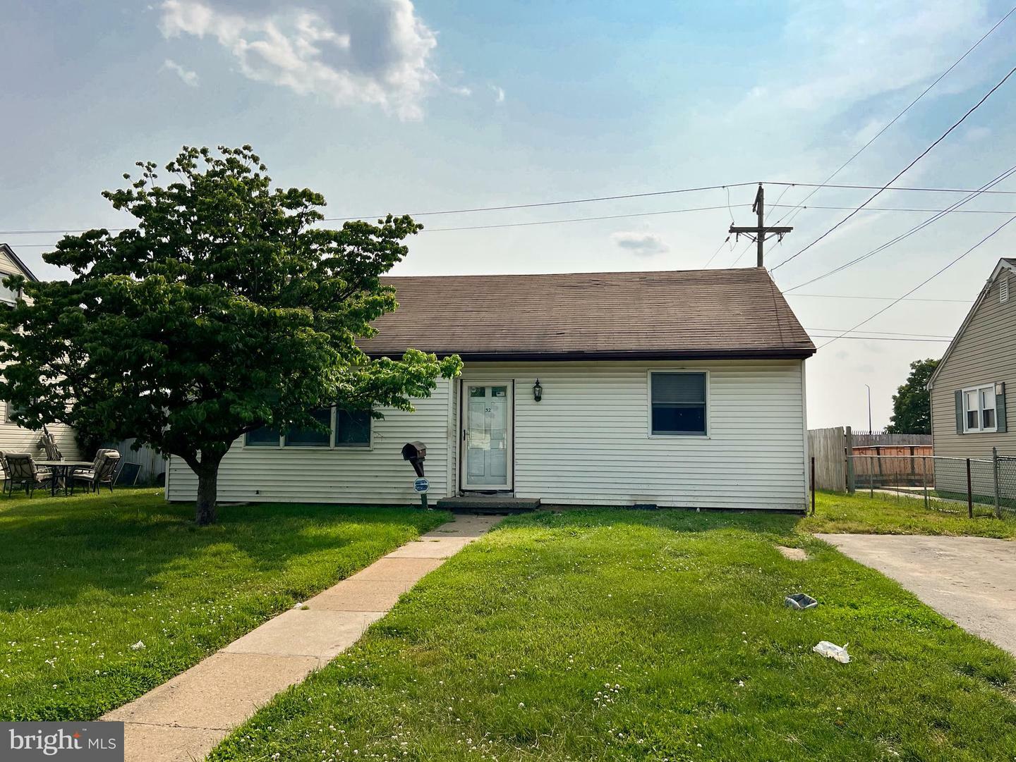 Property Photo: 32 Morris Road DE 19720
