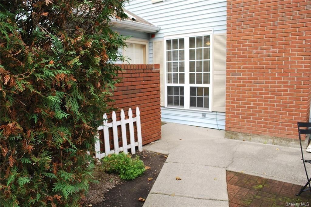 Property Photo:  46 Homestead Village Drive  NY 10990