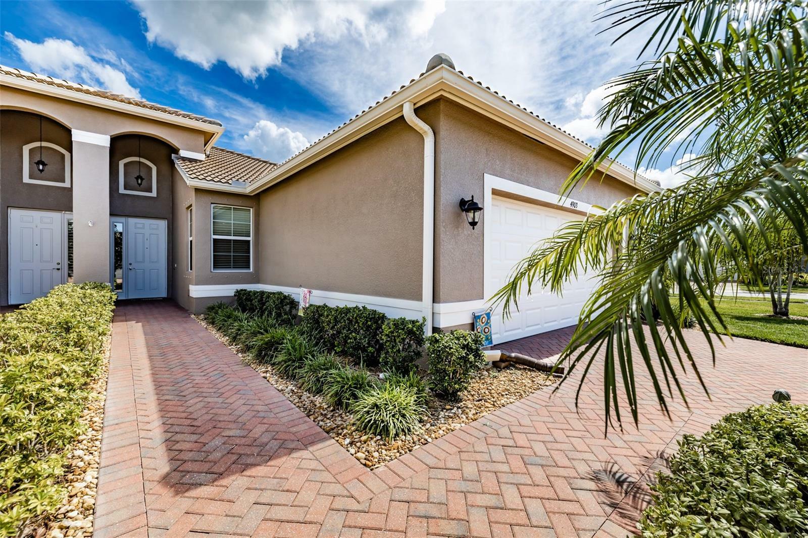 Property Photo:  4903 River Falls Way  FL 33598 