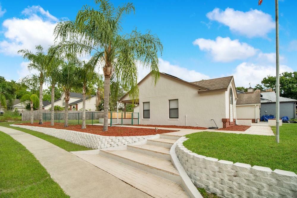 Property Photo: 8221 Willowwood Street FL 32818