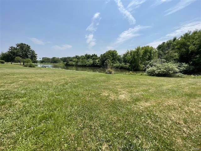 Property Photo: 9 Lakeridge Trail IL 62002